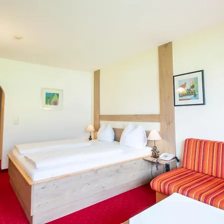Daskaiser - Dein Gartenhotel In Tirol Hotel 3*