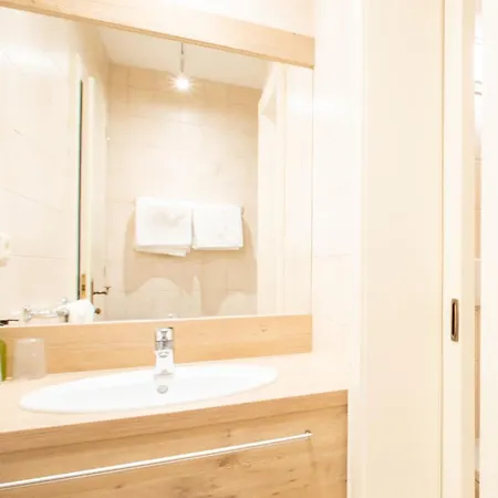 Daskaiser - Dein Gartenhotel In Tirol Отель 3*