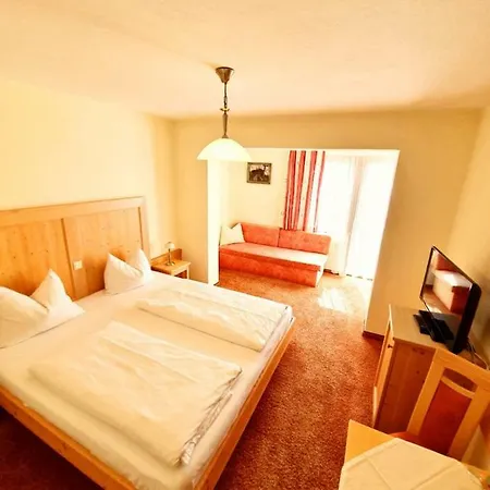 Daskaiser - Dein Gartenhotel In Tirol מלון