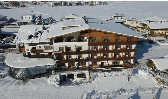 Daskaiser - Dein Gartenhotel In Tirol Hotel 3*