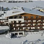 Daskaiser - Dein Gartenhotel In Tirol Отель 3*